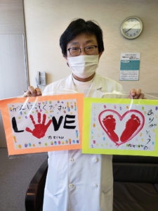 留萌市立病院の村松博士院長に市民の方々の激励メッセージをお届けしました。